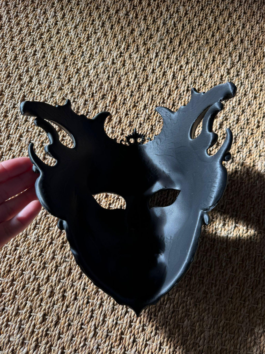 Gothic Baroque Mask – Ornate Venetian Style